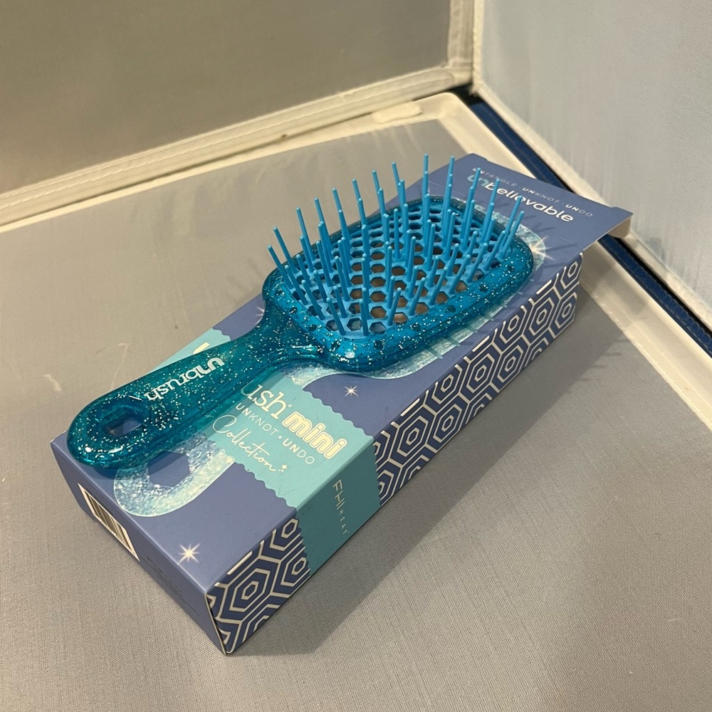 NIB UNbrush Mini Blue Glitter Collection Detangler Brush Travel Friendly Ret $14 - Picture 5 of 6